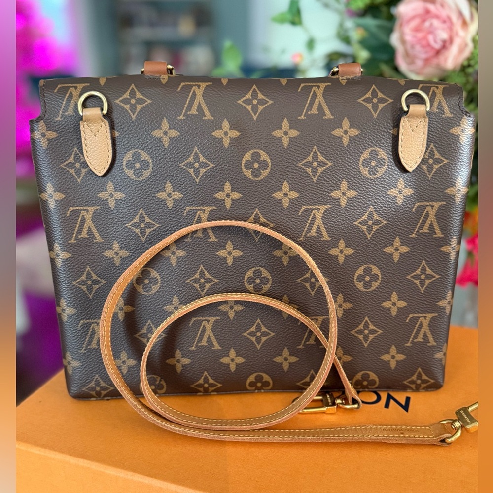 Louis Vuitton Monogram Marignan w/Dust Bag, Box & Added LV Crossbody Strap EUC - Picture 2 of 15